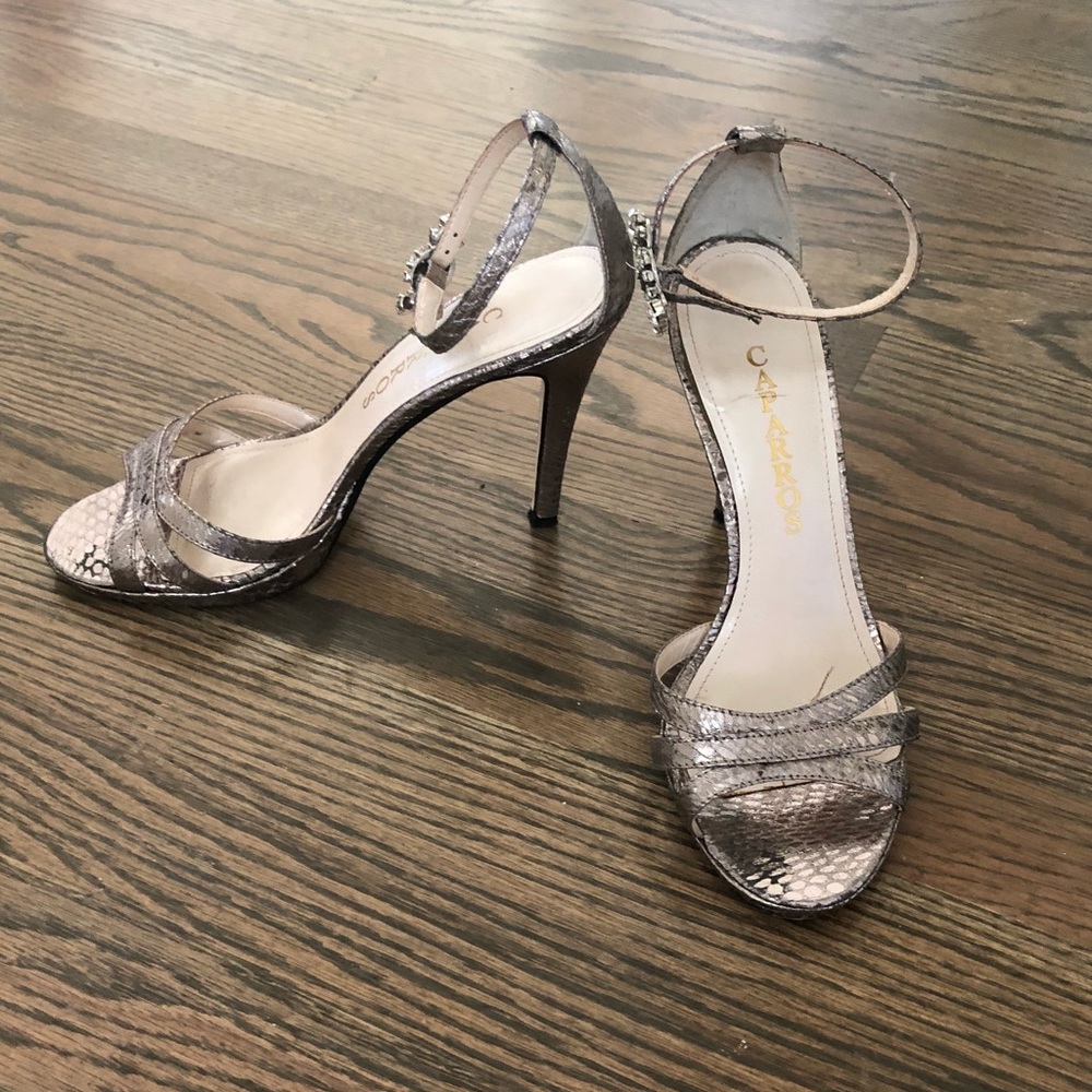 Beautiful Caparros metallic stilettos size 6.5